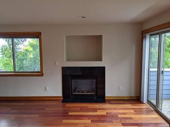 4th image of 934 NW 52nd St #A