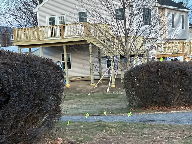 18 Maplewood Ave — Photo 3