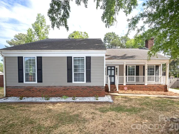 2600 Olde Whitehall Rd, Charlotte, NC 28273