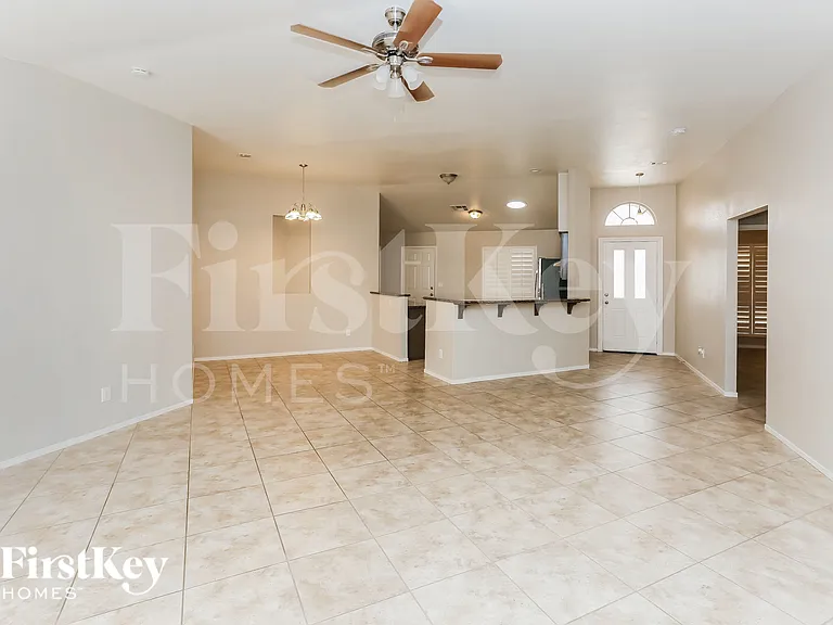 4933 Glenarden Dr — Photo 3