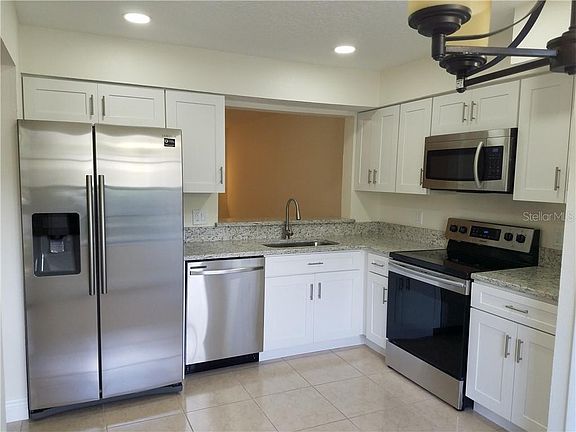 5th image of 2983 Embassy Ct
