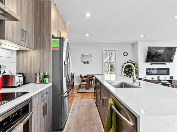 17 Centre St #2, Boston, MA 02119