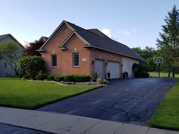 3 car garage 