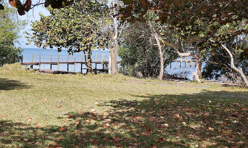 2nd image of 808 Piney Point Rd