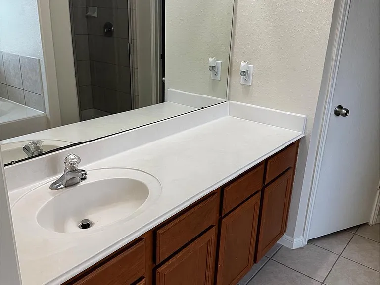 9311 Camelia Crest Ln — Photo 17