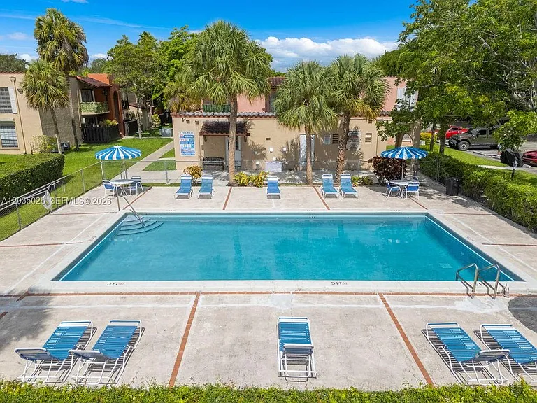 10832 N Kendall Dr #U1 — Photo 25