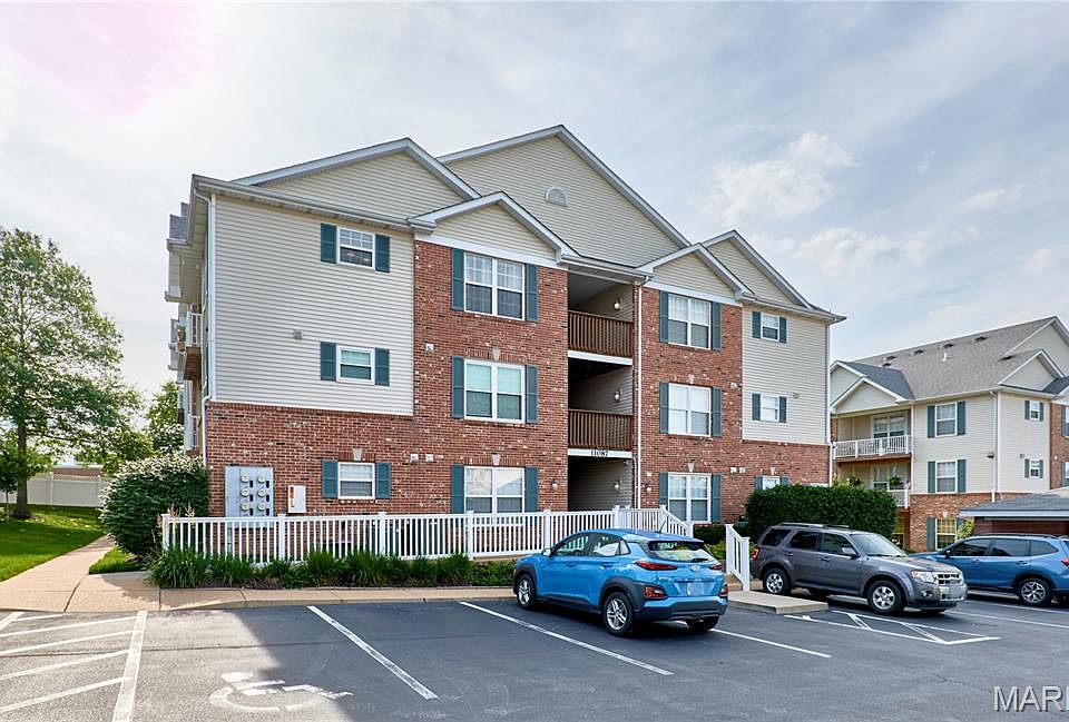 1st image of 11087 Gravois Rd APT 302