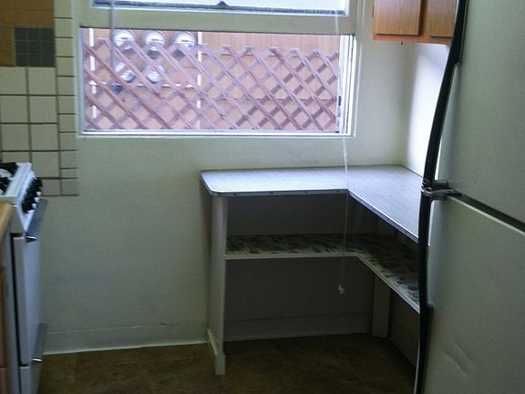 4th image of 1602 1/2 Pacific Beach Dr