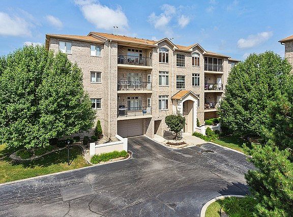 2nd image of 18650 Pine Lake Dr APT 1C