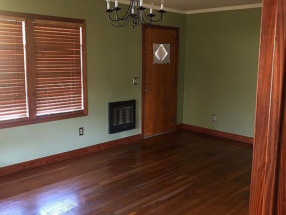 Living room.
