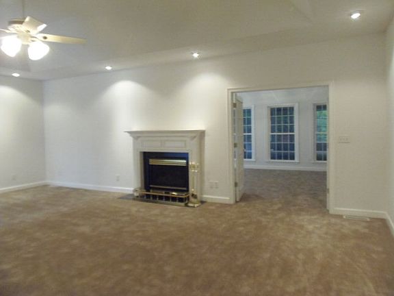 5th image of 5062 Fairington Dr