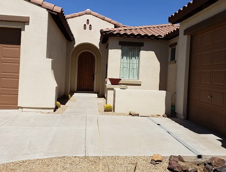 1812 W Horsetail Trl — Photo 1