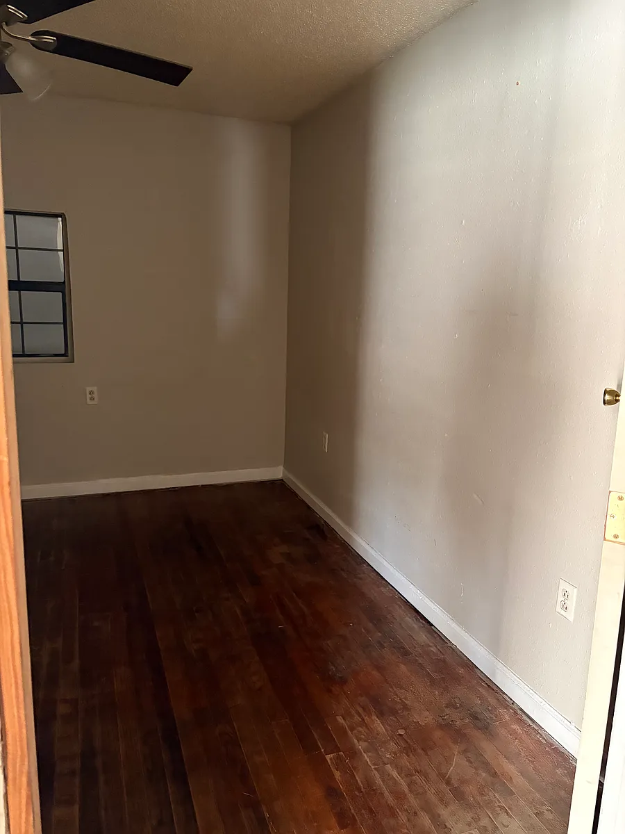 Building Photo - 823 Siluria St #823