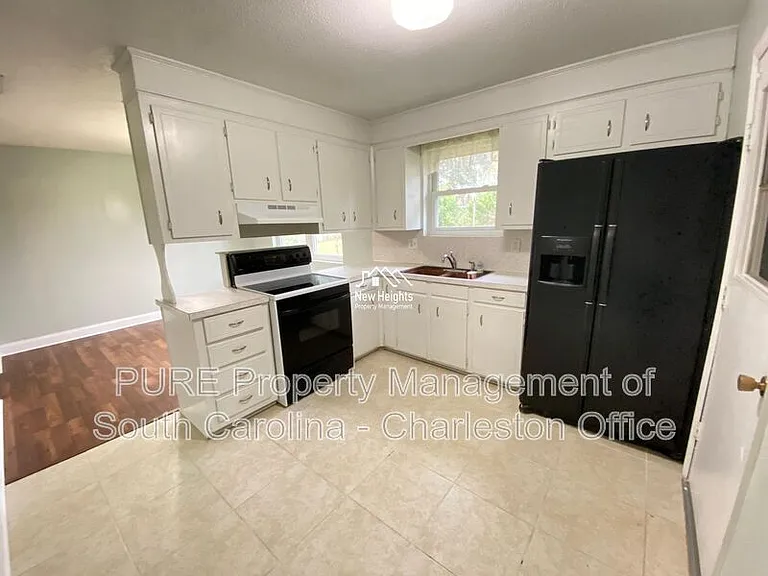 371 Furman Ln — Photo 8