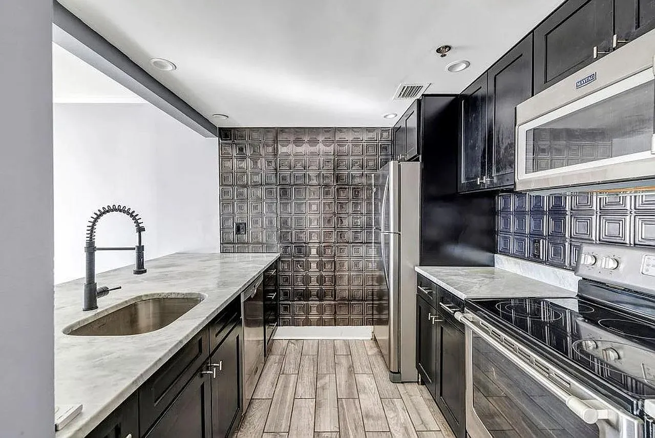 1280 W Peachtree St NW — Photo 4