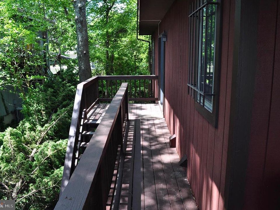 Stairs to Front Door and 2nd level Deck.