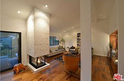 3rd image of 3267 Deronda Dr