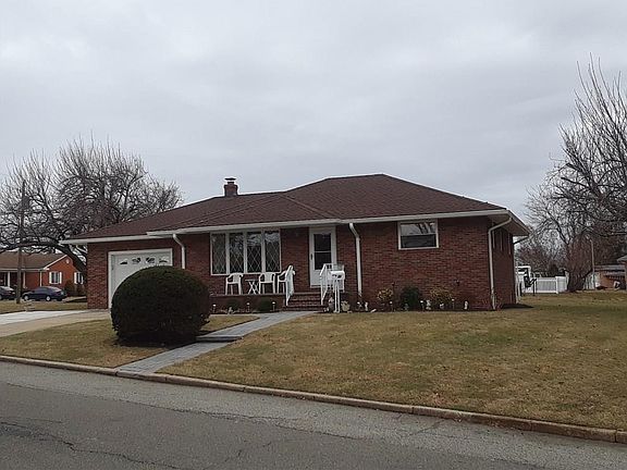2nd image of 23 Hilltop Ave