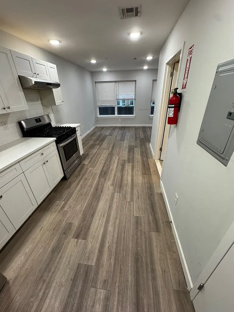 Studio, $1,431 — Photo 1