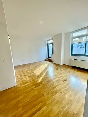 Rented by Cushman & Wakefield (Management) | media 249