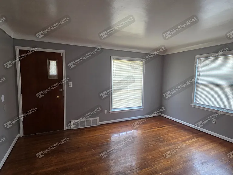 16670 Collingham Dr — Photo 11