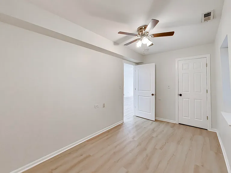 3115 N Oakley Ave #G — Photo 11