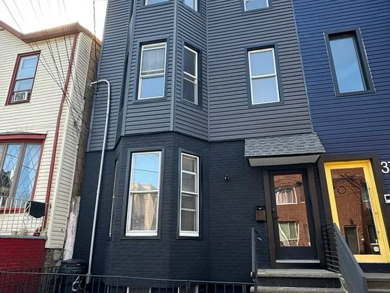 35 Bowers St #3 — Photo 1