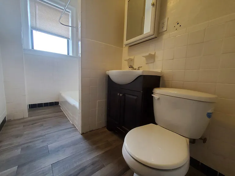 18 Kensington Ave #5G — Photo 4