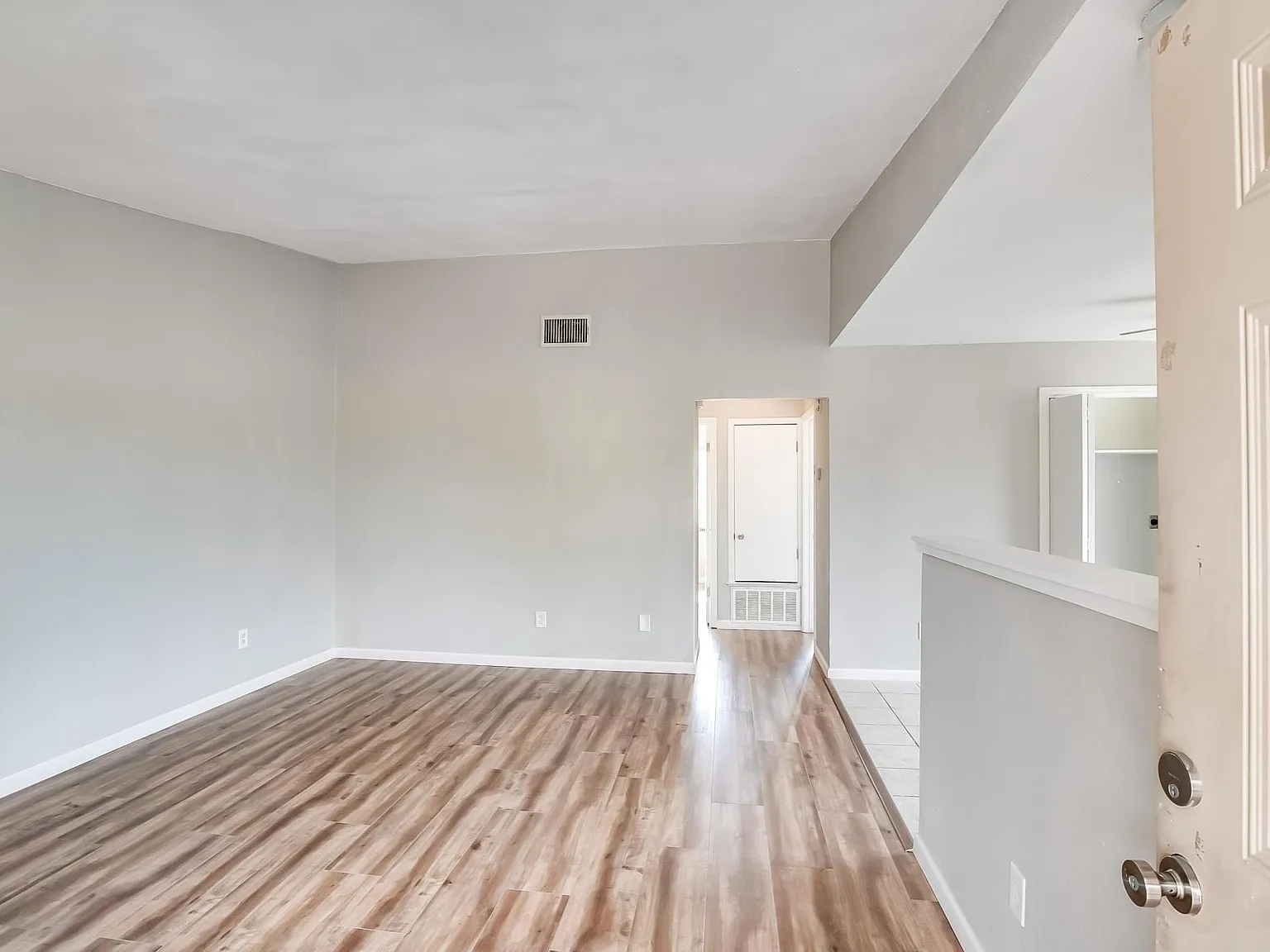 2 bed, 797 sqft, $1,000 — Photo 4