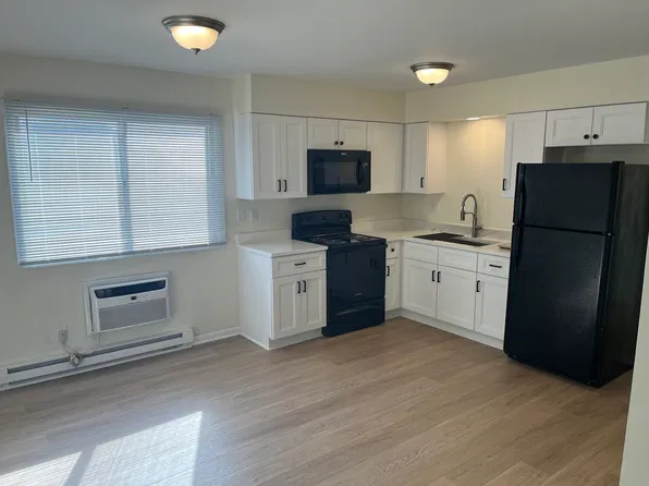 410 Fair St #3, Sycamore, IL 60178