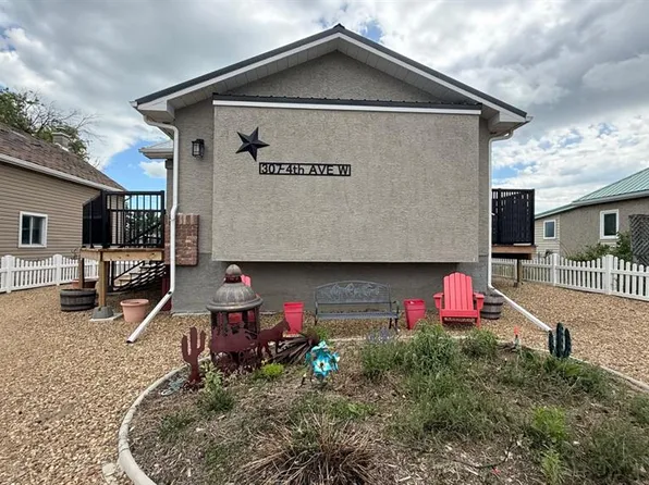 307 4th Ave N, Hanna, AB T0J 1P0