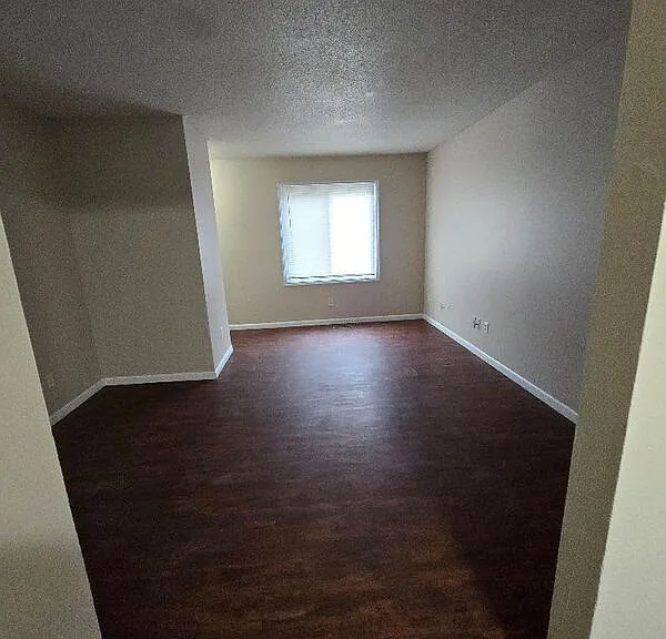 1240 Sampson St — Photo 8