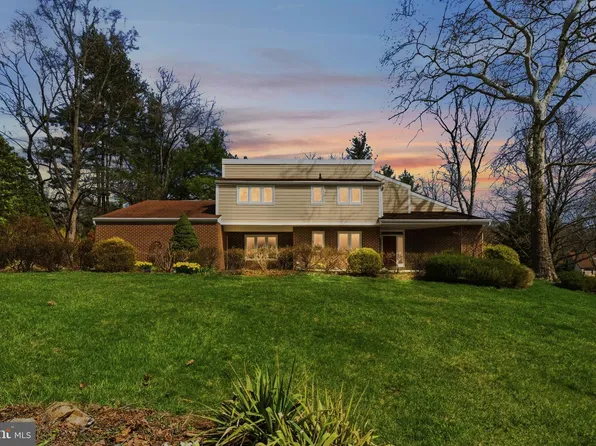 1561 Tanglewood Dr, West Chester, PA 19380