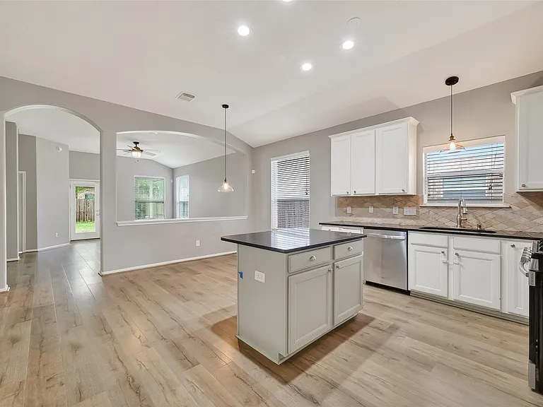6431 Applewood Forest Dr — Photo 8