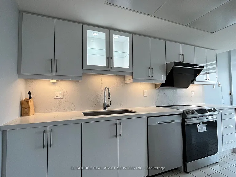 330 Alton Towers Cir #611 — Photo 7
