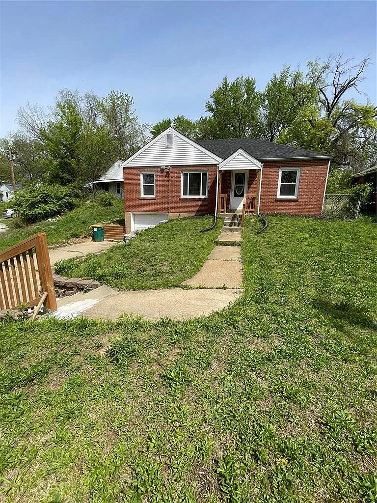 117 Chambers Rd photo 1