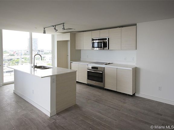 3rd image of 4250 Biscayne Blvd APT 1501