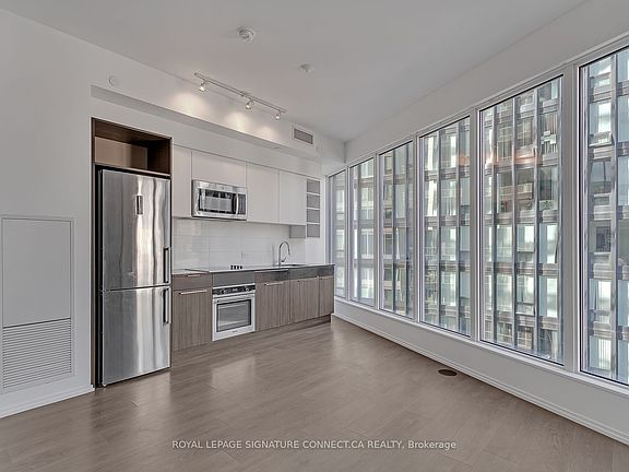 4th image of 68 Shuter St #908