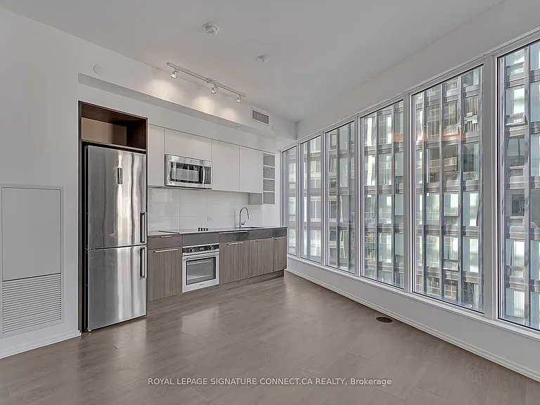 68 Shuter St #908 — Photo 4