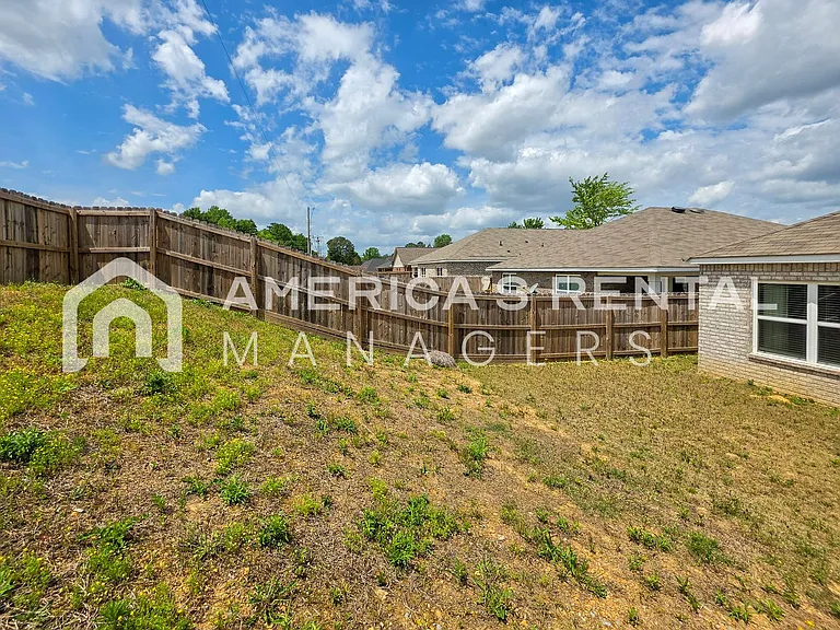 1508 Heritage Cir SE — Photo 38