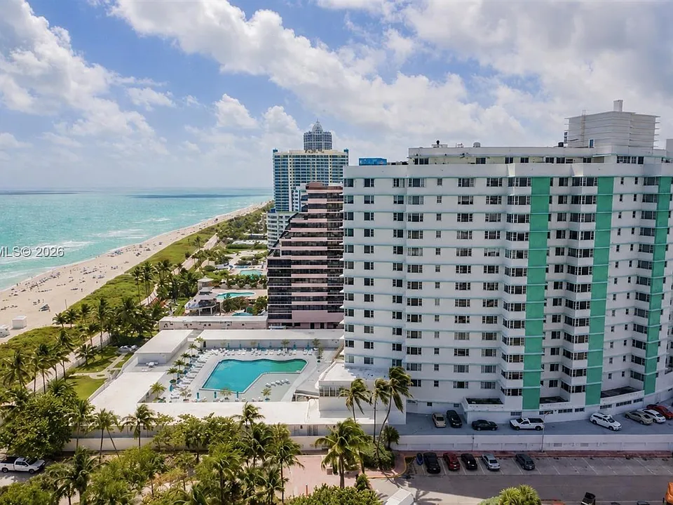 5255 Collins Ave #7B