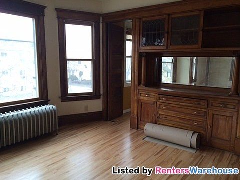 3rd image of 2750 Colfax Ave S