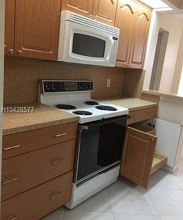 4th image of 900 SW 125th Way APT 104R