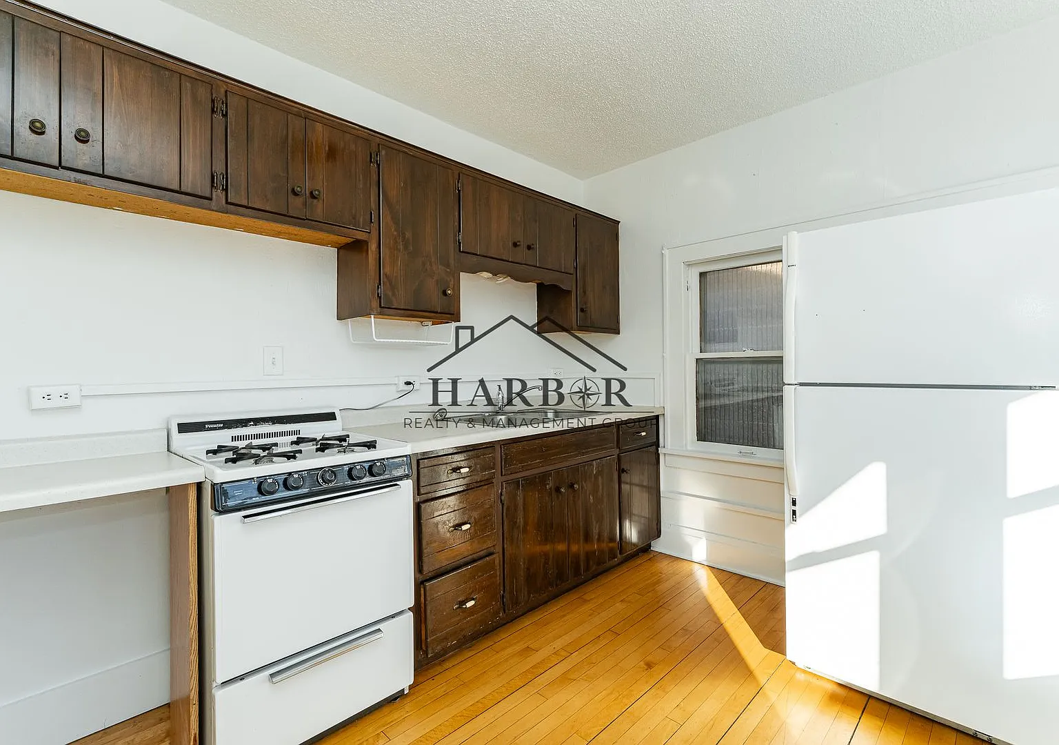 917 N Broadway Avenue — Photo 1