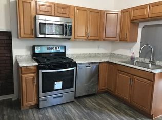 1860 W 48th St, Cleveland, OH 44102