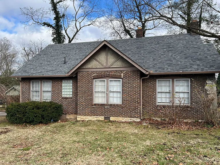 438 S Margin St — Photo 1