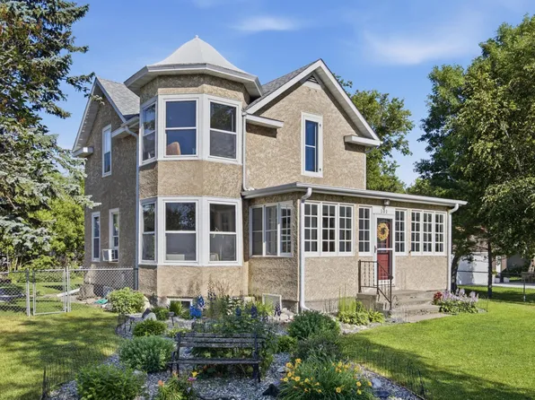 101 5th St NW, Barnesville, MN 56514