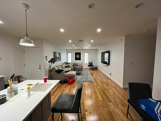 Rented by John R. Real Estate | media 17