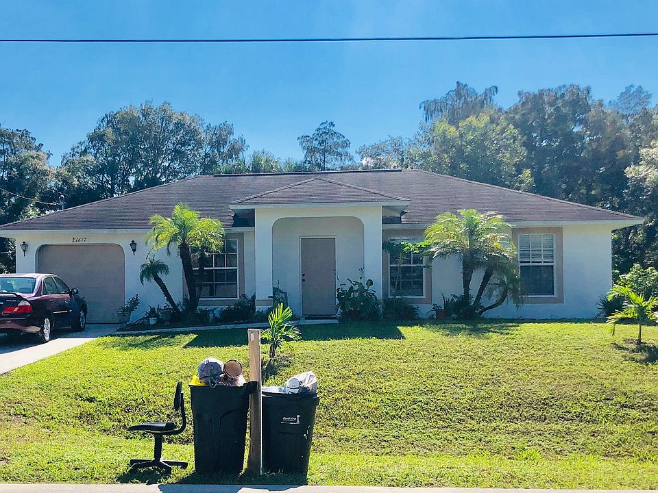 1st image of 27617 Pinecrest Ln