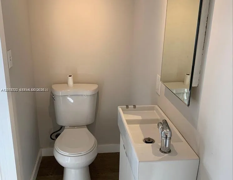 2932 NW 16th Ave #3A — Photo 8